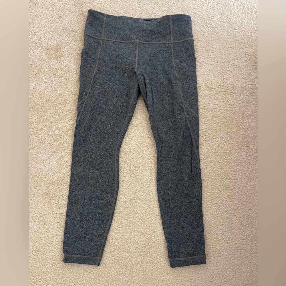 Athleta Salutation 7/8 leggings with pockets